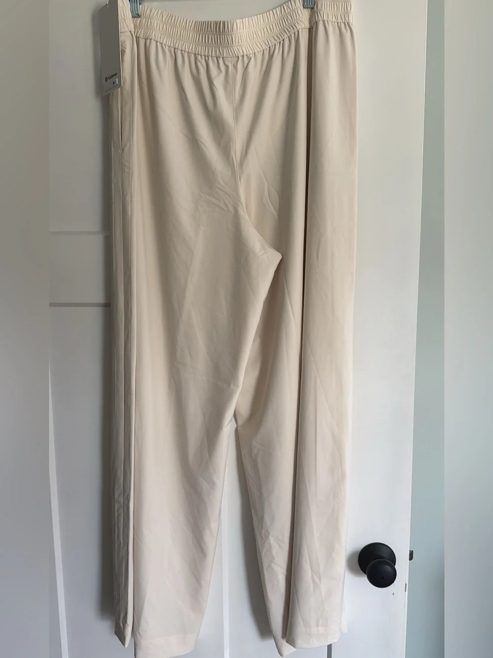 Lululemon XL Breezily Mid Rise 31